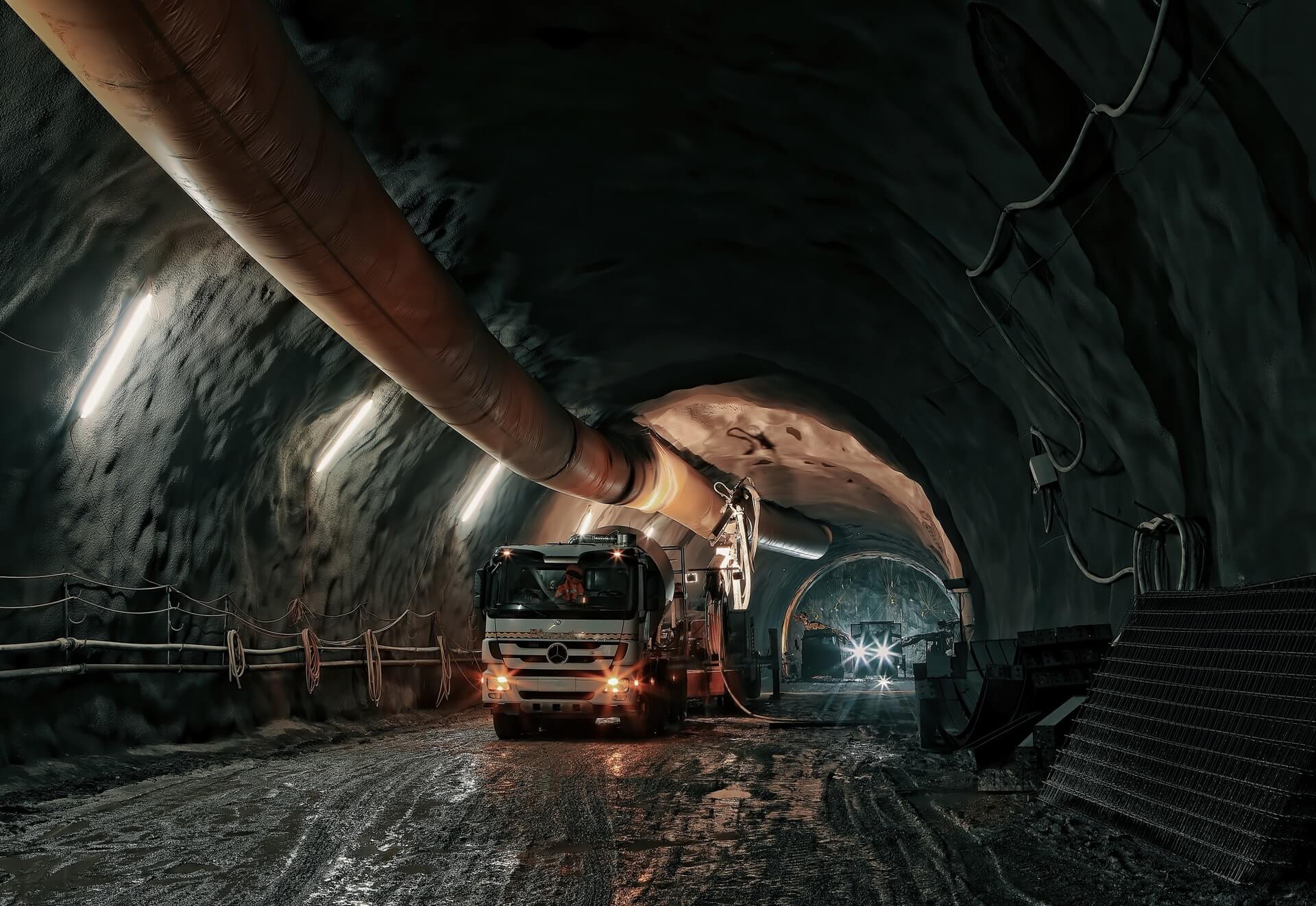 Tunnel Communication Systems