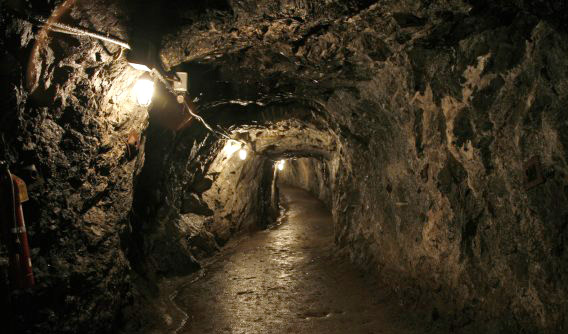 How does underground mining work